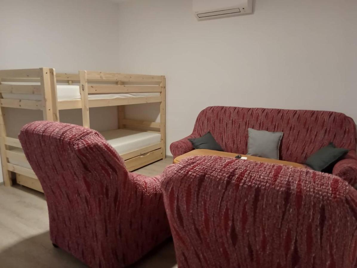 Ferienwohnung V Centru Lanžhot Exterior foto
